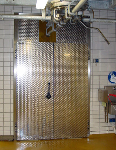 Chiller room hinged door type KE 15.070 and KE 15-Gastro2 from Ehrenfels Isoliertüren, chiller room doors, freezer room doors, freezer room doors, service room doors, swing doors